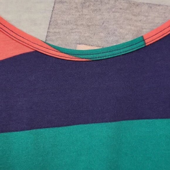 LuLaRoe Geometric Tunic Size Large - Picture 3 of 11